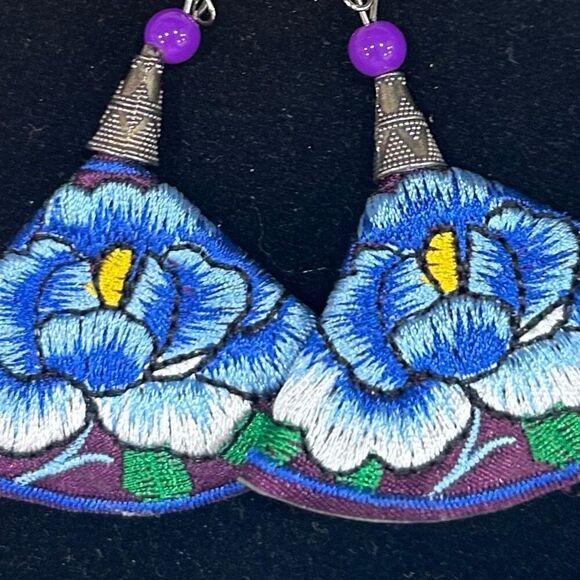 NWOT Xinyao Handmade Mexican Dangle Earrings Women's Blue Embroidered Floral - Picture 4 of 7